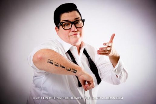 Eine Butch, perfektes Beispiel Schauspielerin Lea DeLaria (OITNB): Mit Anzug und Fliege am besten