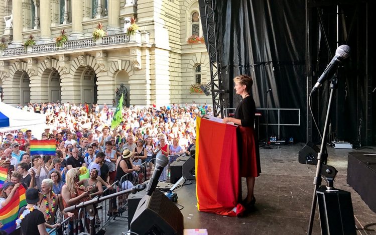 Bundesrätin Simonetta Sommaruga an der Pride Ouest 2017